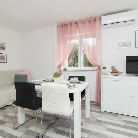 Apartman Roko Petrčane Zewnętrze zdjęcie