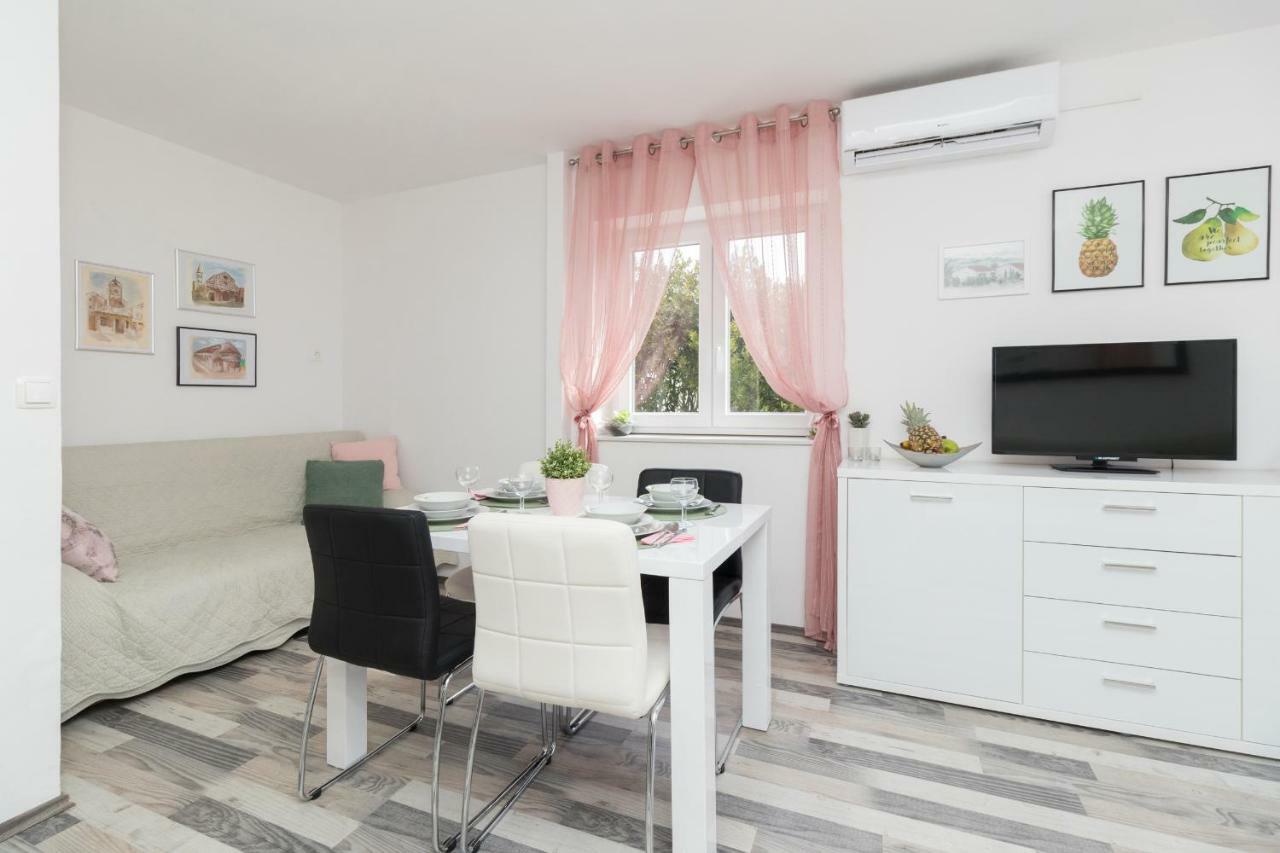 Apartment Roko *